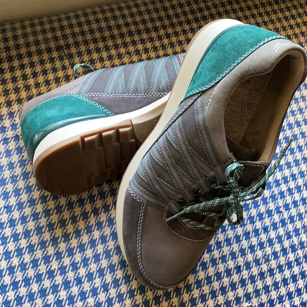 SUPER COMFY Dansko sneakers, size 8/38!